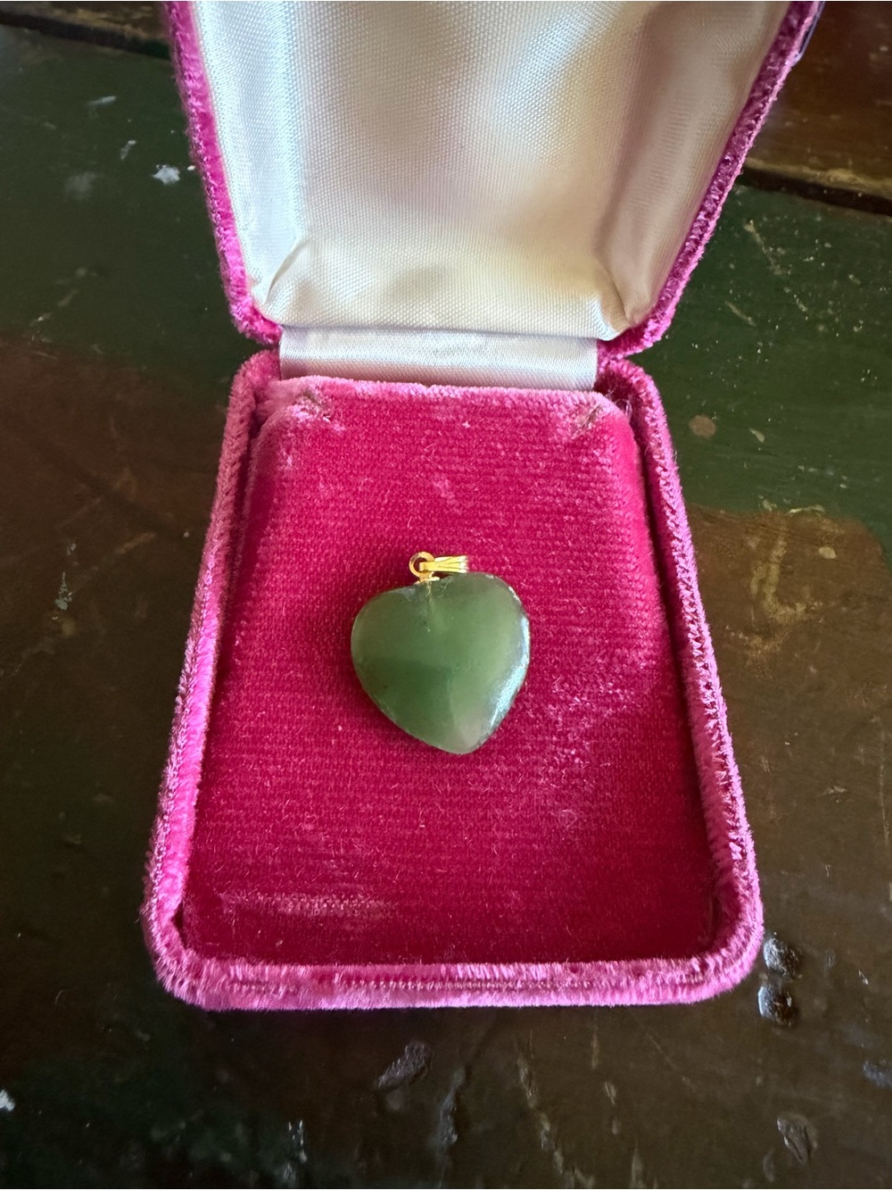 Vintage Nephrite Jade Heart Pendant